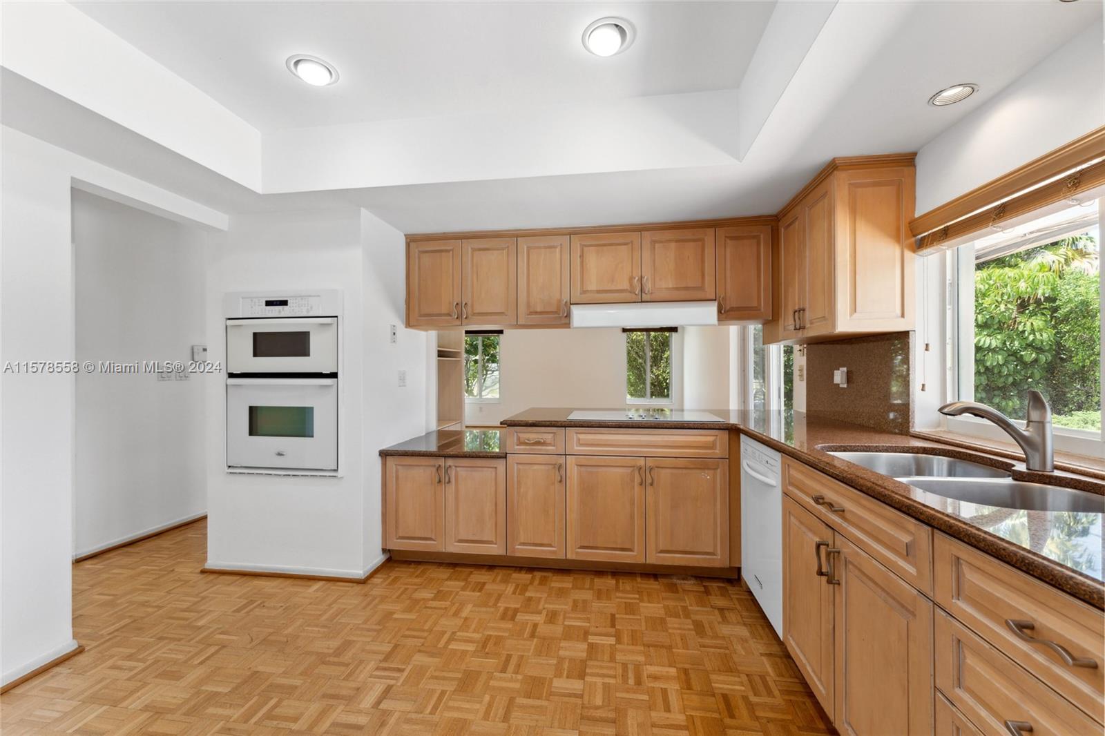 Listing Photo 15