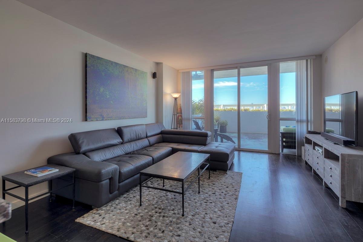 Come home to this spacious turn-key residence with incredible bay views, the Miami skyline, and walking distance to South Pointe Park and the South of Fifth neighborhood. This condo is delivered with luxury appliances, is fully furnished, and has beautiful wood floors. As an owner, you will enjoy an oversized 400 SqFt private terrace, perfect for entertaining, sunbathing, and state-of-the-art amenities. The terrace has been refinished.
