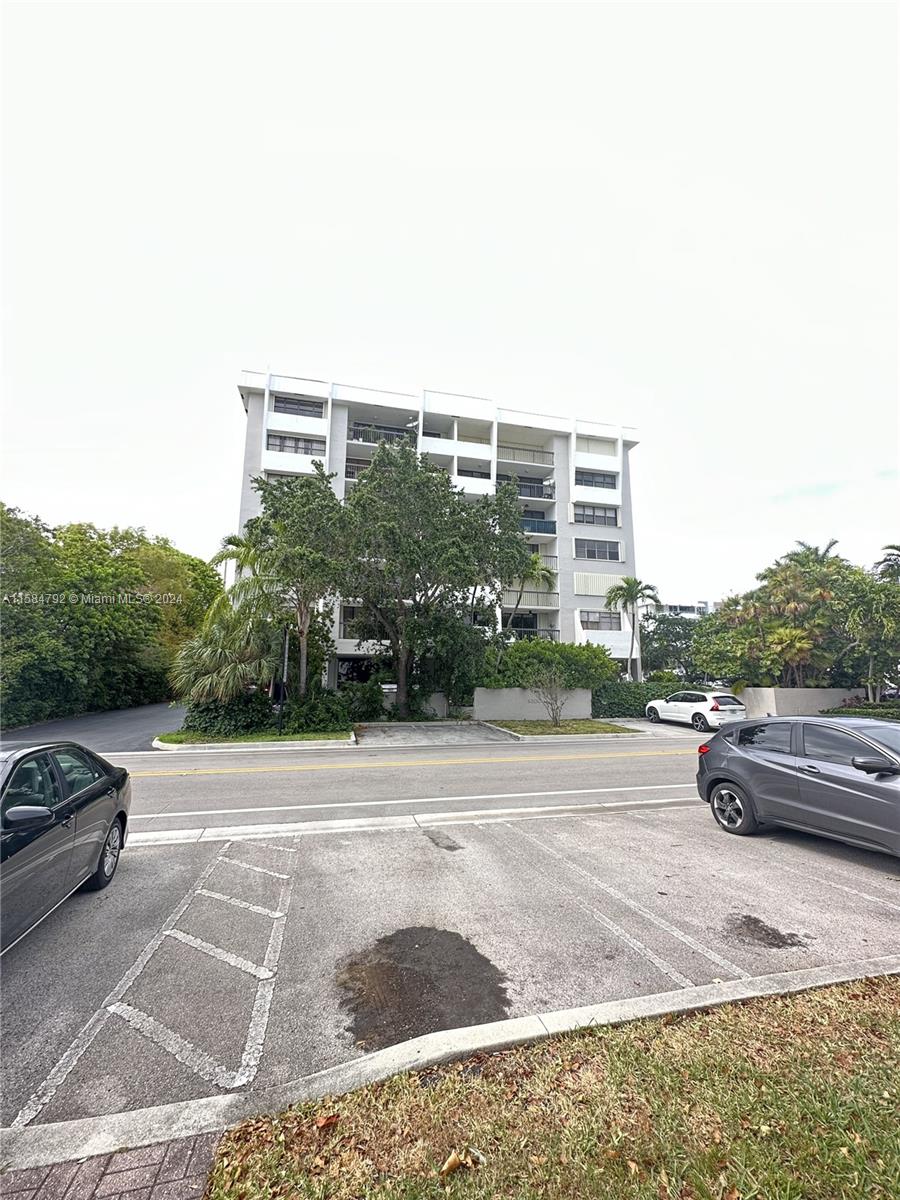 Fixer Upper or Investor Special!  Priced to Sell! Take advantage of the lower taxes!  Huge 2 bedroom condo with 1,600sf!  This is the lowest priced per square foot unit on the market in Bay Harbor Island! Right near the great schools in Bay Harbor!  Laundry in the unit!