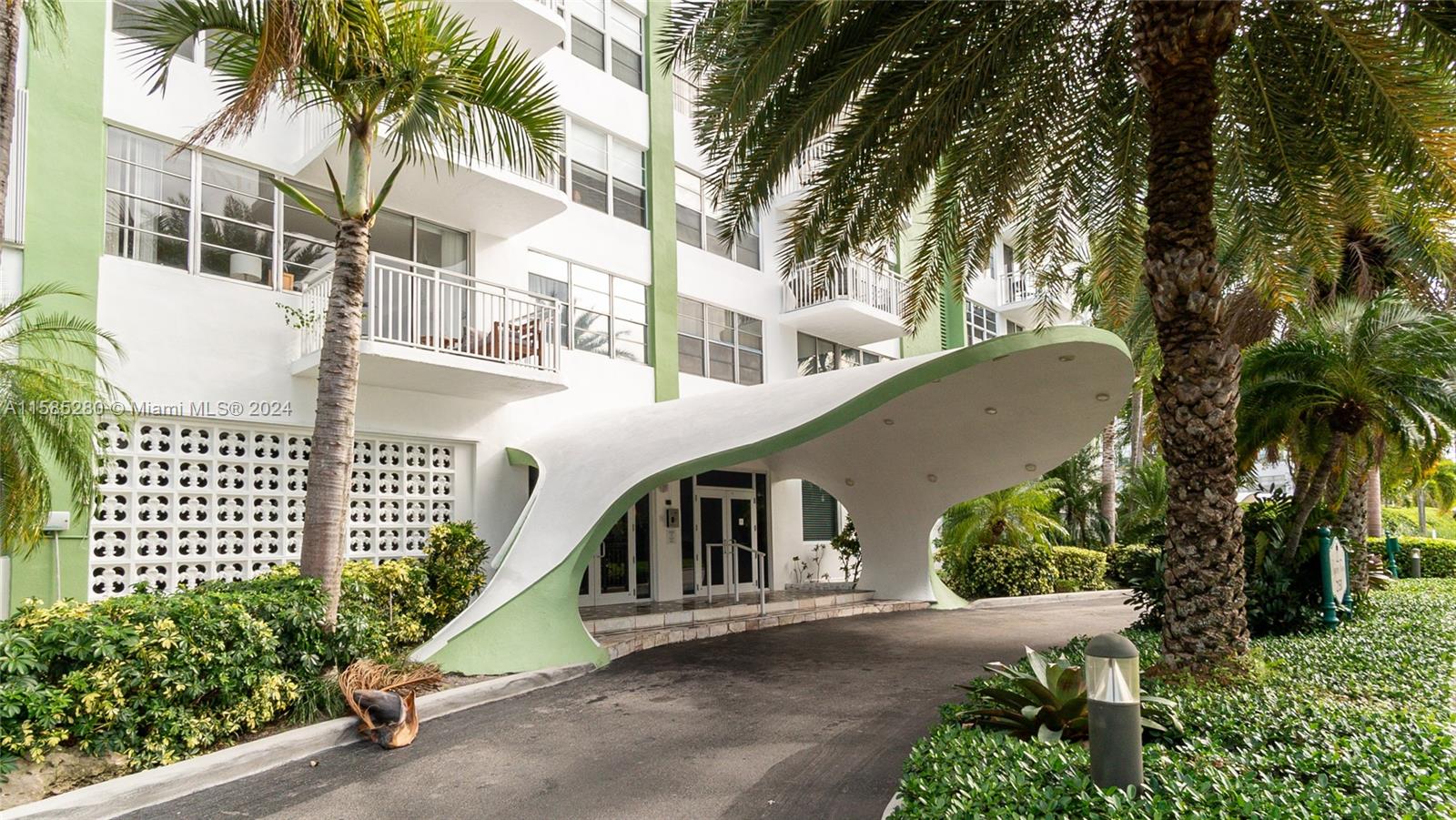 Condo for Sale in North Miami, FL