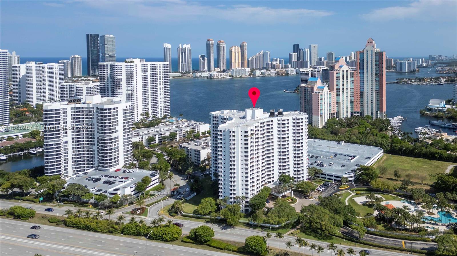 Investor's dream unit in Parc Central Aventura with stunning views of Turnberry Golf Course. Prime location just minutes from the beach and Aventura Mall. Features 2 bedrooms, 2 bathrooms, granite countertops, 24-hour security, pool, gym, valet parking, and more. Ideal blend of luxury and convenience.