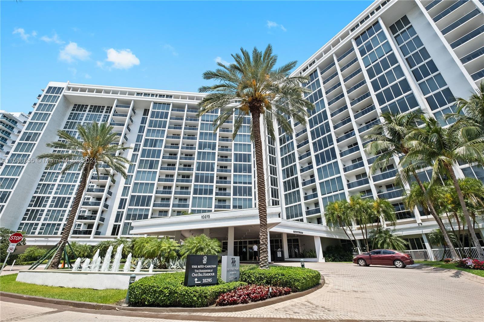 Introducing 2BR/2BA Oceanfront Unit at Harbour House!
This stunning residence boasts marble floors and granite countertops, accentuated by amazing views from all rooms that invite the breathtaking ocean views indoors. Step onto the balcony and be mesmerized by the ocean view—a true showstopper.

Fully furnished 2/2 in Harbour House building, residents enjoy an array of amenities, including spa, beach, and pool services, along with a convenient fresh food market.

 Additional amenities include a theater, gym, steam room, sauna, electric vehicle stations, valet, and concierge services—ensuring every need is met with ease and luxury.

Don't miss out on this great opportunity!