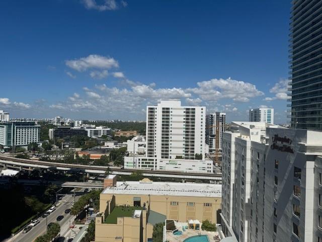 Apartamento à Venda in Miami, FL