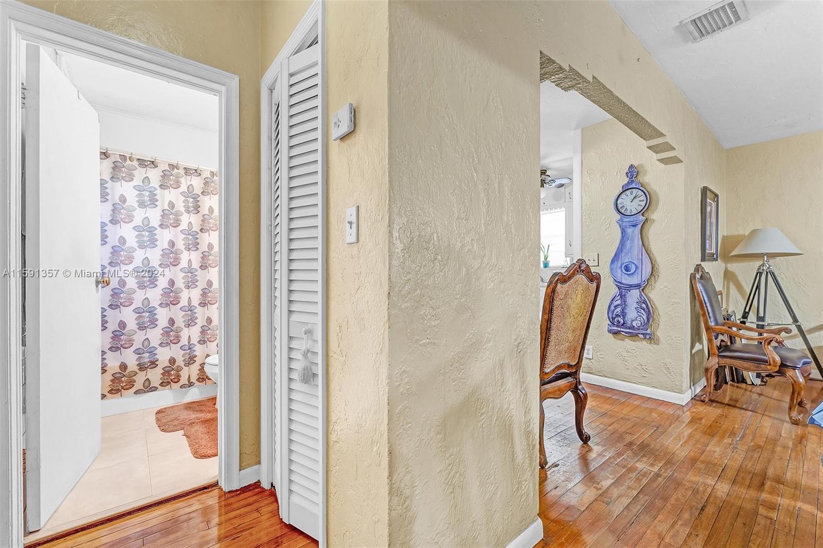 Listing Photo 10