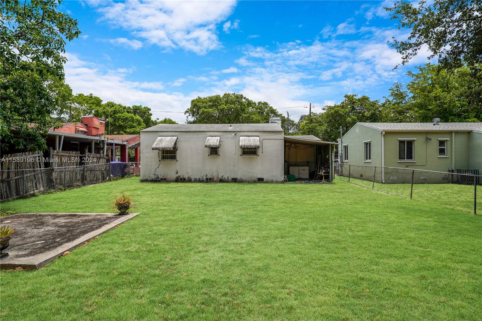Listing Photo 11