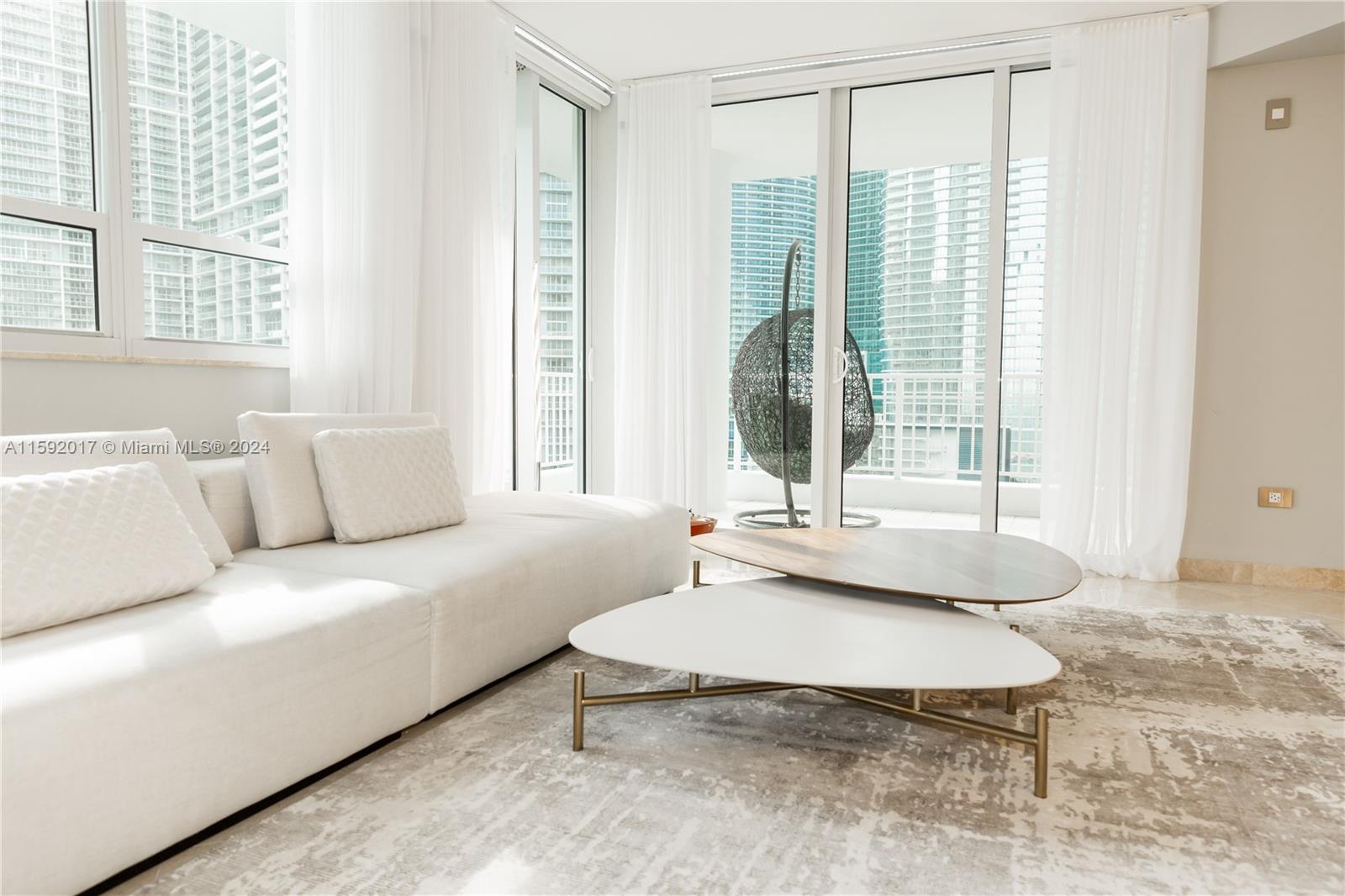 Apartamento para Alugar in Miami, FL