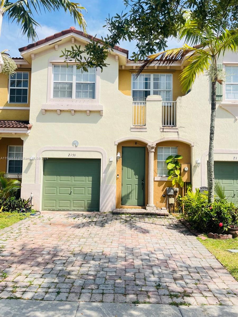 Buyers, here's an exclusive opportunity to own a townhouse with 4 bedrooms, 2.5 bathrooms, a garage, and a patio. The unit is located in one of the best property associations in Homestead, Portofino. The location is perfect, with all shops and schools just 5 minutes away. No neighbors on the back of the unit