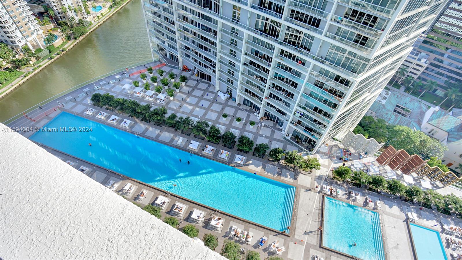 Fully Furnished / 2Bed + 2Bath + Den / Residence in Icon Brickell, Tower I, facing Biscayne Bay, City and Pool area, Available For Rent — Walls of living area are all white (pictures are not updated) — Water, basic cable, internet, assigned parking space & more are included in the rent — Proof of income (last 3 bank statements or recent income tax), ID, recent credit score (above 700 pts), job and home info must be provided. Available for Long or Short Term Lease (Listed price is for a yearly lease contract Short term OK - No less than 6 months - Price upon request) No Airbnb / sublease. VACANT & VERY EASY TO SEE. Realtors must accompany their clients, please see Broker Remarks.