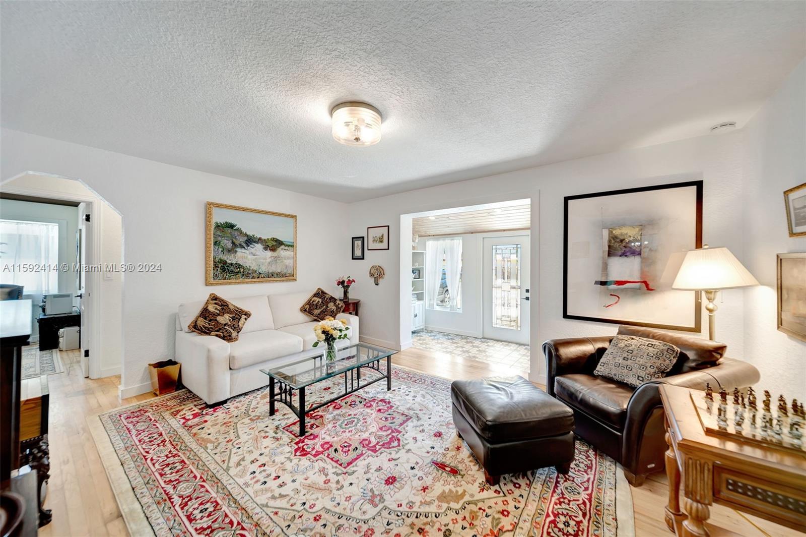 Listing Photo 8