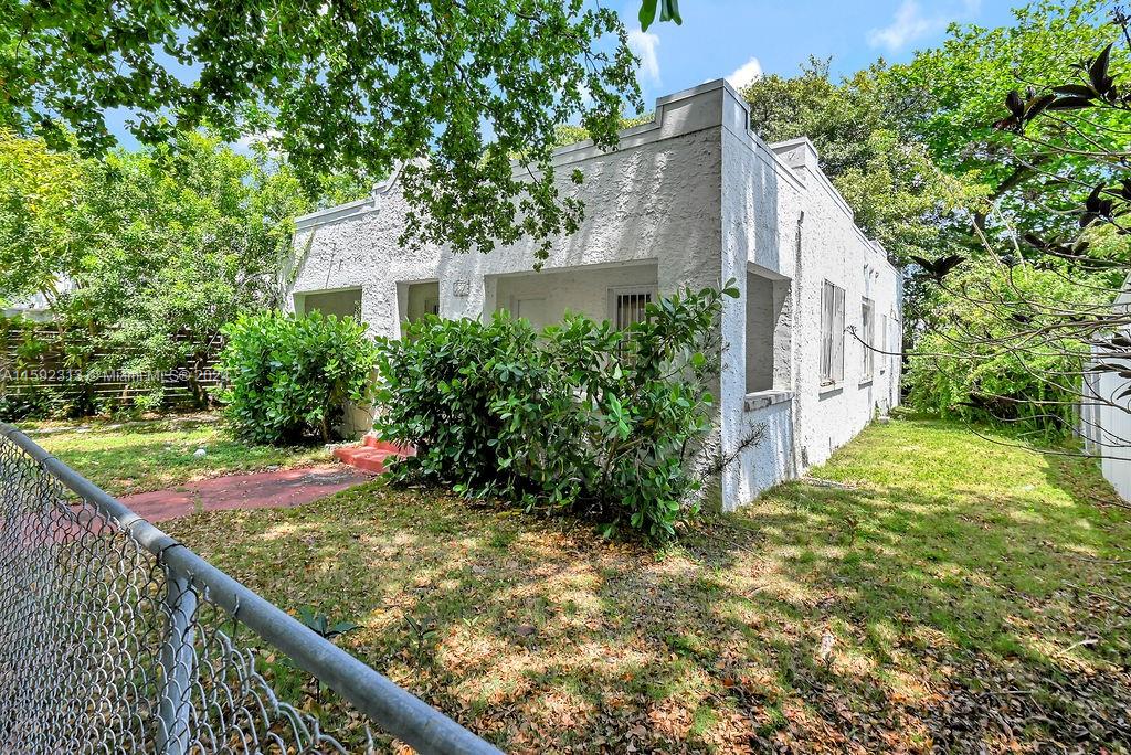 Listing Photo 11