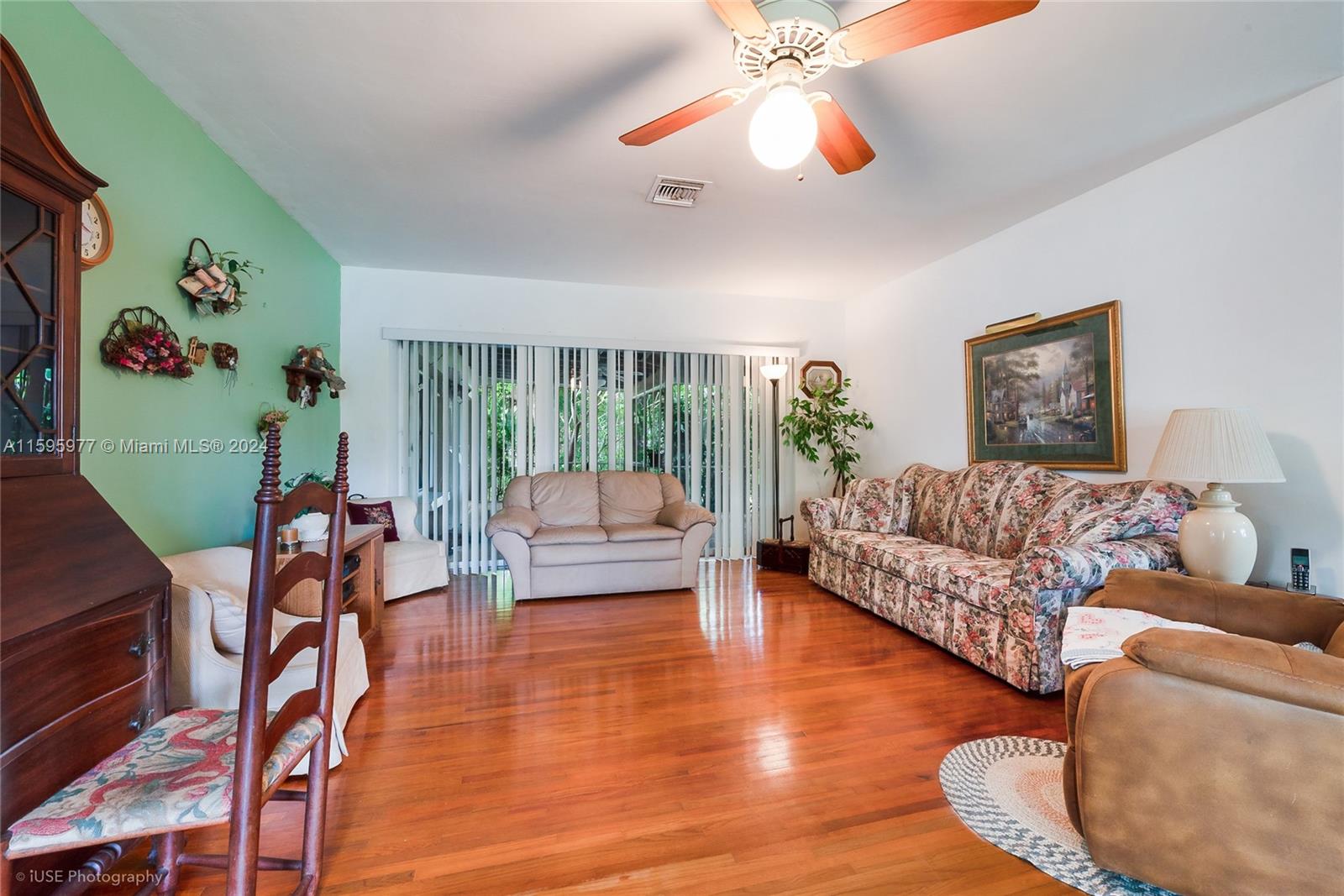 Listing Photo 10