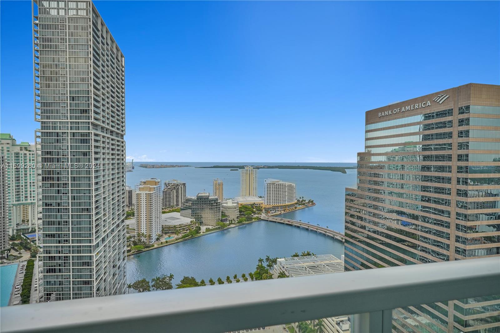 LARGE AND BEAUTIFUL 2 BEDROOM, 2 BATH CORNER UNIT IN THE HEART OF BRICKELL. BEST 2/2 LINE IN THE BUILDING WITH AMAZING VIEWS OF THE BAY AND CITY FROM EVERY ROOM. WOOD FLOORS THROUGHOUT. EUROPEAN KITCHEN. TENANT OCCUPIED UNTIL 8/31/2024. BUILDING OFFERS TOP OF THE LINE AMENITIES: 24 HOUR SECURITY, CONCIERGE, VALET, FITNESS CENTER, POOLS.WALKING DISTANCE TO NEW BRICKELL CITY CENTRE, RESTAURANTS, SHOPS AND MOVIE THEATER. (FOR SHOWINGS PLEASE TEXT, CALL, OR WHATSAPP showing agent