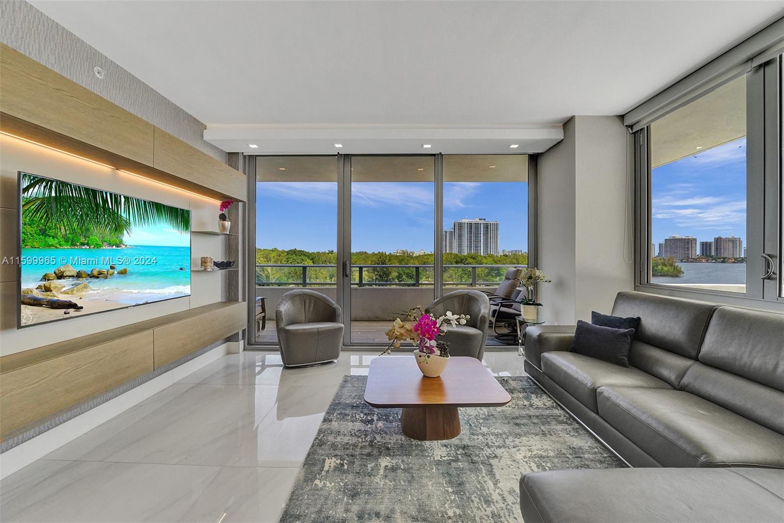 Condo for Sale in North Miami Beach, FL