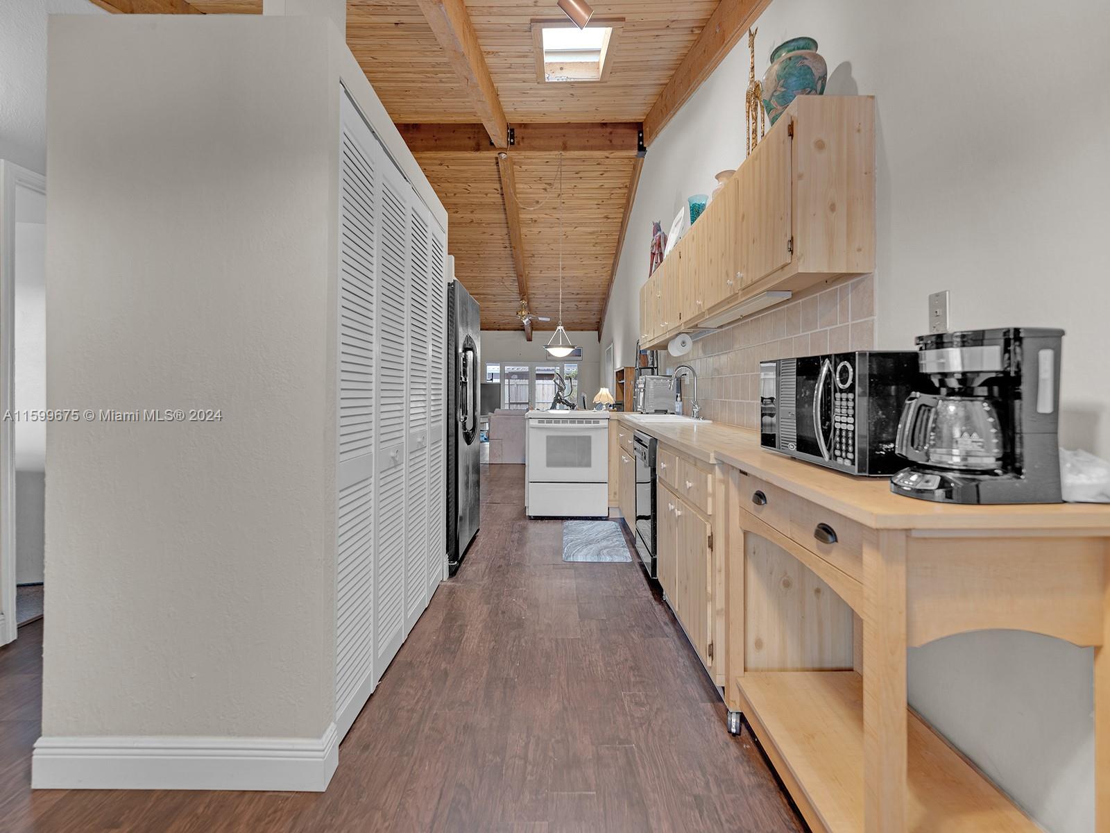 Listing Photo 7