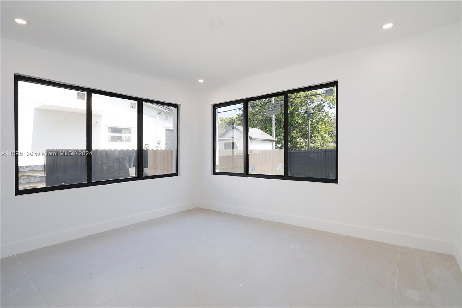 Listing Photo 16