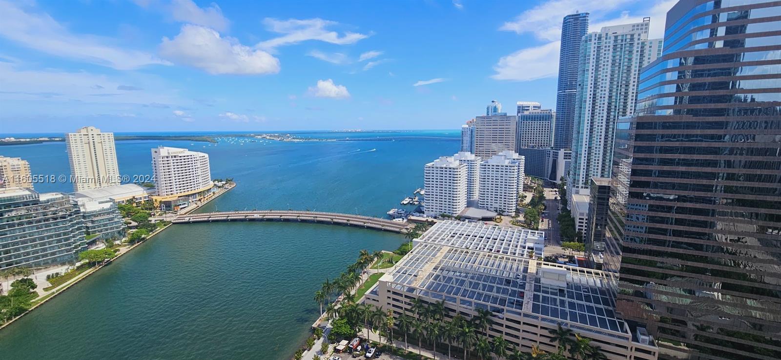 *** AMAZING UNIT AND VIEWS !!! *** LARGEST 1/1 ( 1,035 SF) LINE IN THE UNIQUE ICON BRICKELL *** THIS UNIT WAS INTERIORLY DESIGNED BY AN EXCLUSIVE BRAND *** FULLY FURNISHED AND EQUIPPED *** IMMACULATE CONDITION *** DIRECT PANORAMIC BAY, INTRACOASTAL AND CITY VIEWS *** * HUGE BALCONY * MARBLE FLOORS * BATHTUB W/ JACUZZI * WASHER & DRYER IN UNIT * 5 STAR BUILDING AMENITIES: OLYMPIC POOL - SPA - FITNESS CENTER - CONVENIENCE STORE - 24 HR VALET AND CONCIERGE * CABLE AND INTERNET INCLUDED * ONE ASSIGNED PARKING * MINIMUM RENTAL 6 MONTHS **