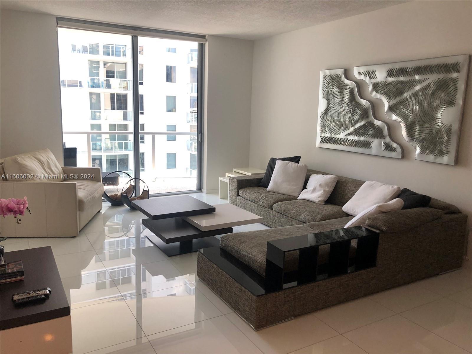 Beautiful 1 BED/1 BATH furnished apartment. Elegant and modern Furniture. Stainless steel appliances. Prime Location in Brickell Avenue, close to everything, walking distance to restaurants, shopping, offices, etc. 24-hour attended lobby and security. Recreational facilities include swimming pool, sun deck, activity room, pool table, exercise room, spa, golf simulator, etc.
*Facade concrete restoration work is underway on the 1060 tower.