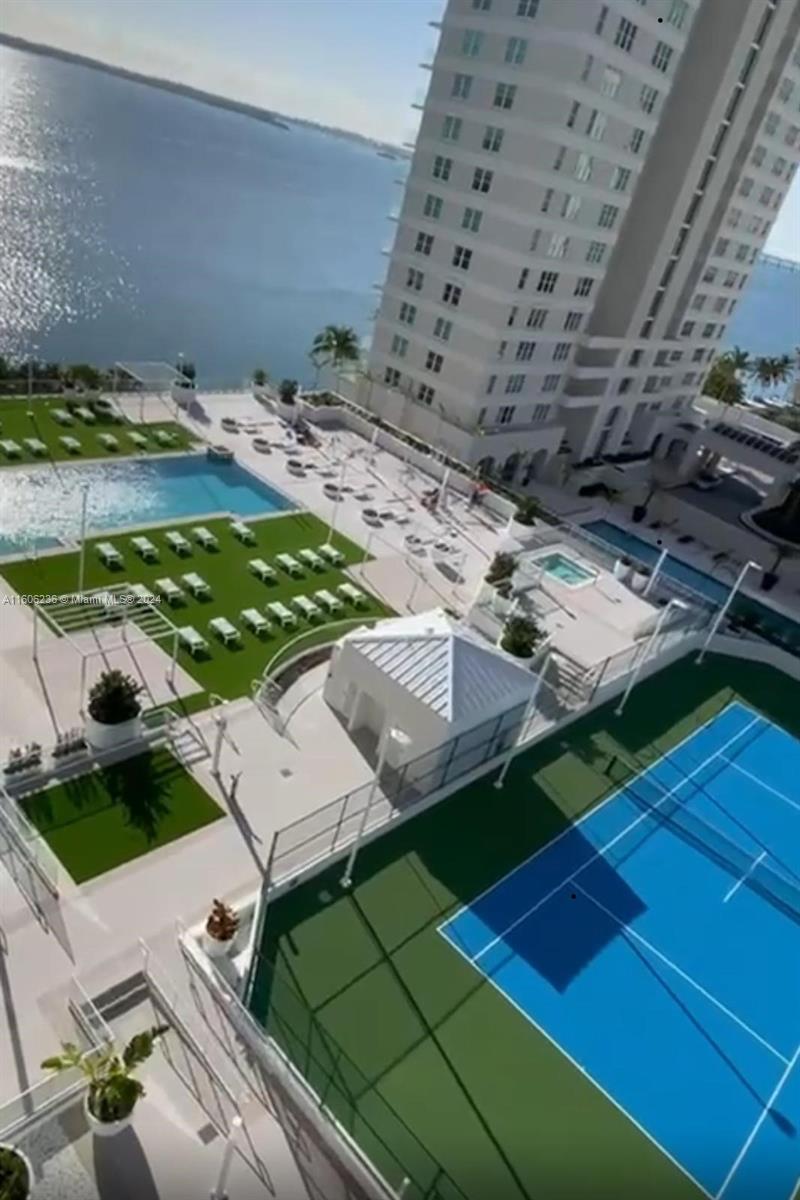 This one bedroom 1 bath unit offers both open bay and city views located on the exclusive and quiet Brickell Key Island. Stainless steel appliances, granite countertops and spacious living room. Enjoy ocean breezes facing balcony with stunning views both day and night. Isola Condo offers top amenities such as fully equipped Bayfront fitness center, 24-hour controlled access entry system and security, concierge services, onsite valet, business center and lighted tennis court. Live in the exclusive Brickell Key atmosphere, and just three blocks from Brickell City Center.
Unit vacant and ready to move in.