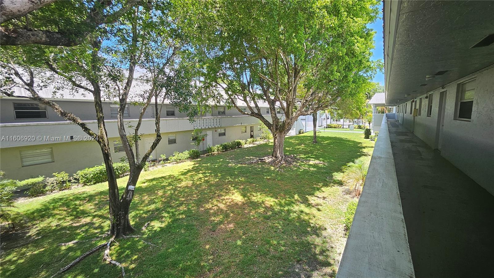 17255 SW 95th Ave #211, Palmetto Bay, Florida image 1