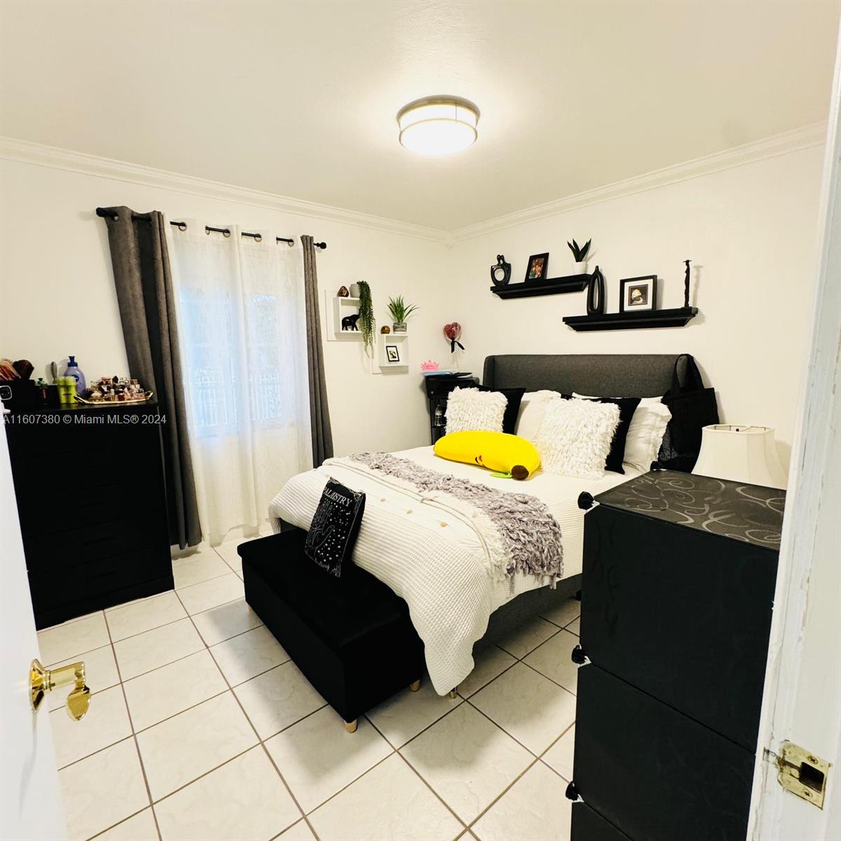 Listing Photo 11