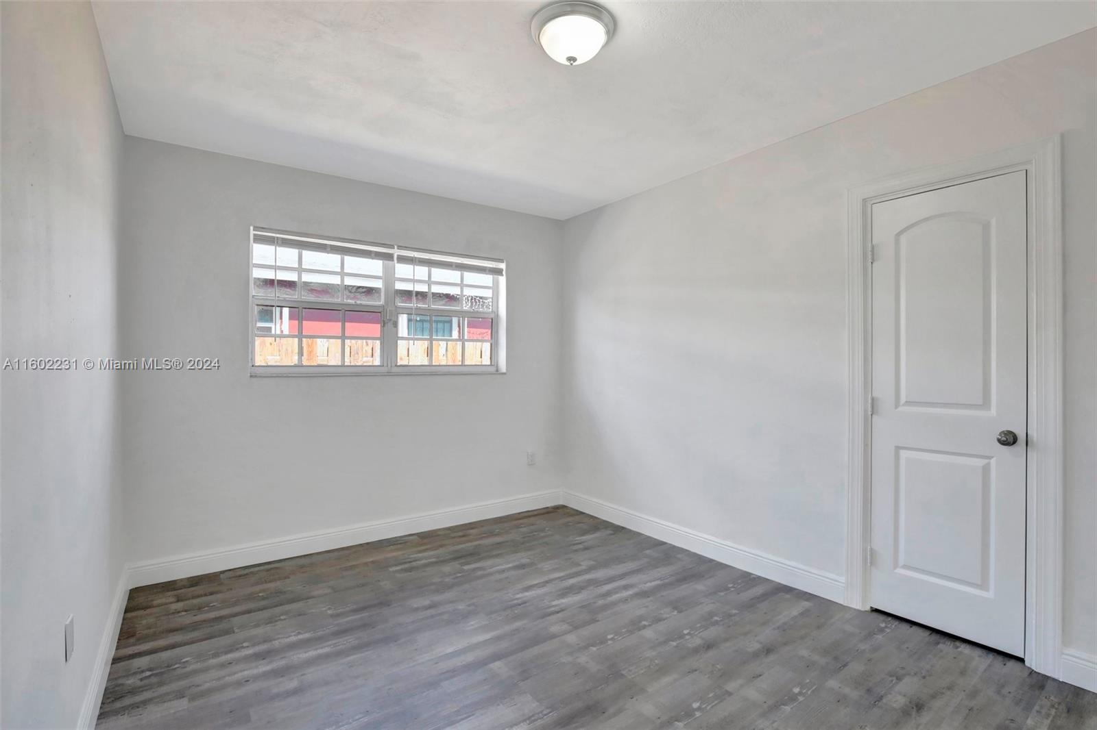 Listing Photo 16