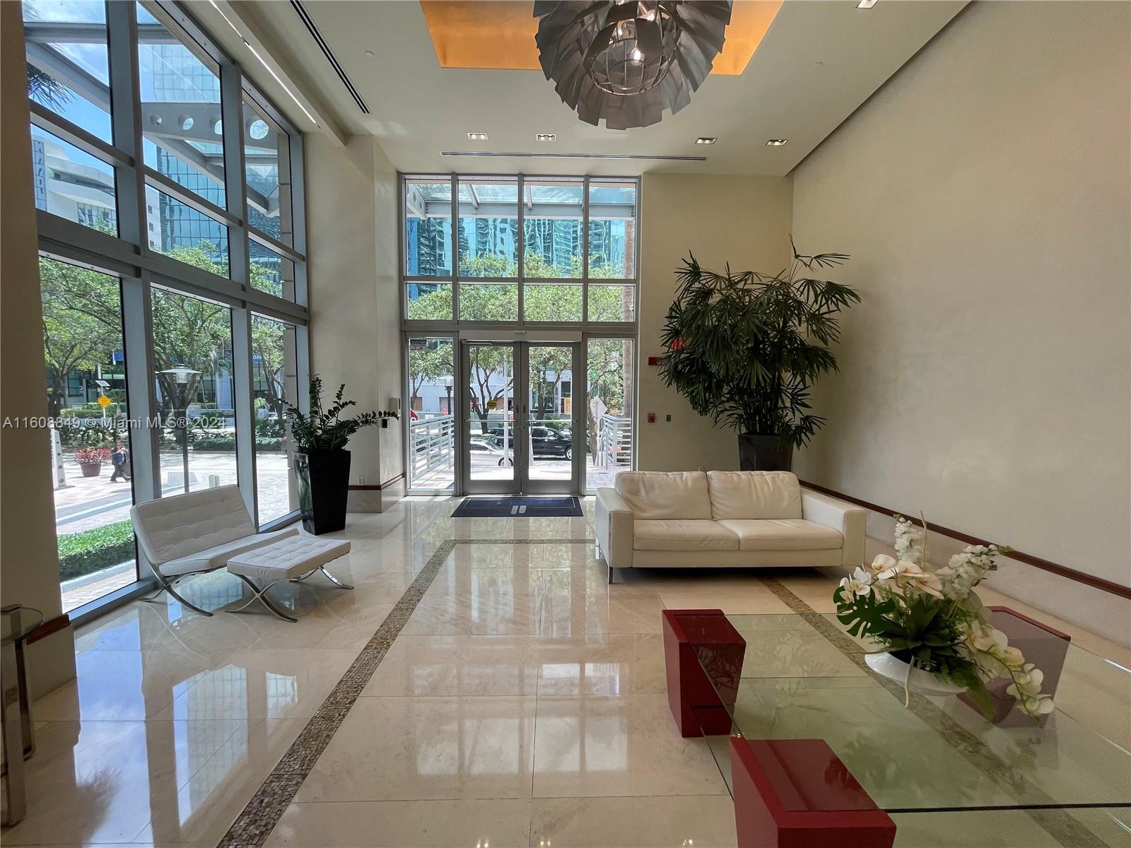 Beautiful unit 1/1, modern open kitchen layout, spacious open areas. Located in beautiful Brickell area, the 1060 condominium offers: a large pool, gym, sauna, lounge room, business center, 24 hrs security. CALL or TEXT listing agent for showing.