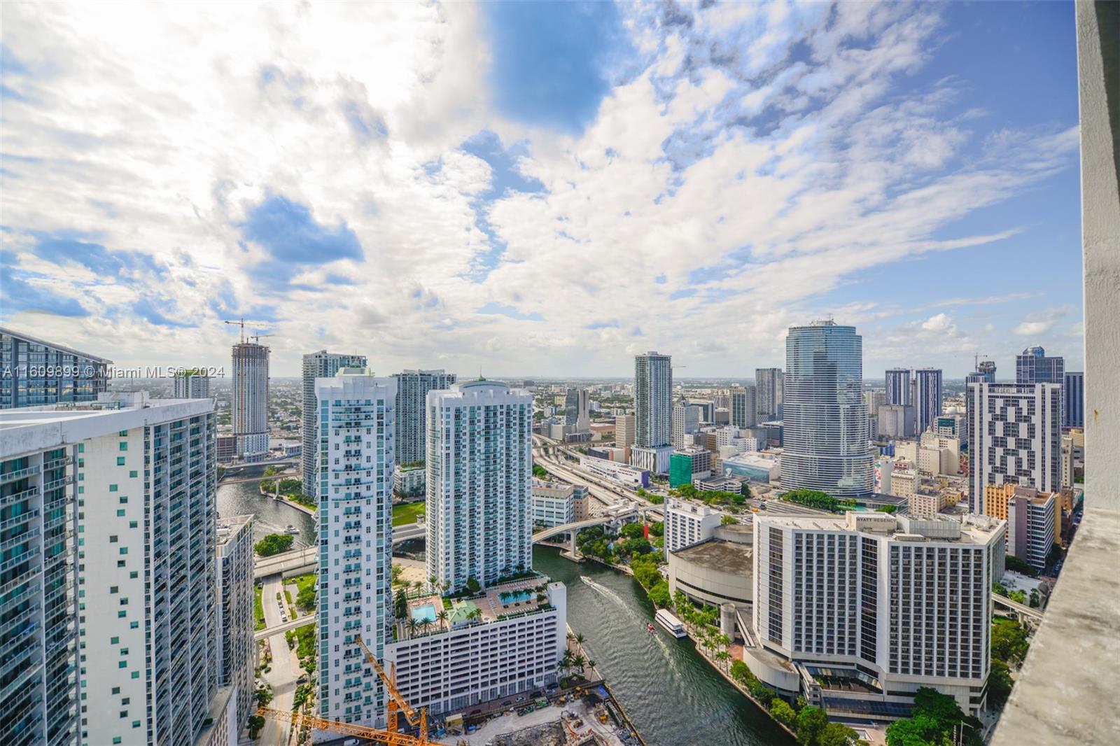 Discover a stunning apartment with breathtaking views, a sleek modern design, and a prime location. Just steps from Brickell and Downtown Miami, enjoy easy access to Whole Foods, Publix, Bayside, Wynwood, the Design District, and South Beach.

The Space

- 1 Bedroom with King Bed
- 1 Bathroom
- Sofa Bed in Living Room
- Fully Equipped Kitchen
- Balcony with Spectacular Views
- Modern, Chic Décor

Located in the heart of Miami's business and financial district, this apartment is perfect for both leisure and business stays. Valet parking is available at an extra cost. Enjoy the best of Miami with us—contact us 24/7 for any inquiries.

(Note: This residence is privately owned and independently operated by Whost.)