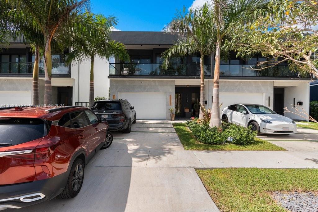 Experience luxury living in this stunning, modern one-year-old home in Fort Lauderdale. This elegant property features 4 spacious bedrooms and 4 full bathrooms, including a convenient first-floor bedroom. The open-concept design seamlessly blends indoor and outdoor spaces, leading to a large pool perfect for entertaining or relaxing. With high-end finishes and state-of-the-art amenities, this home offers unparalleled comfort and style.
