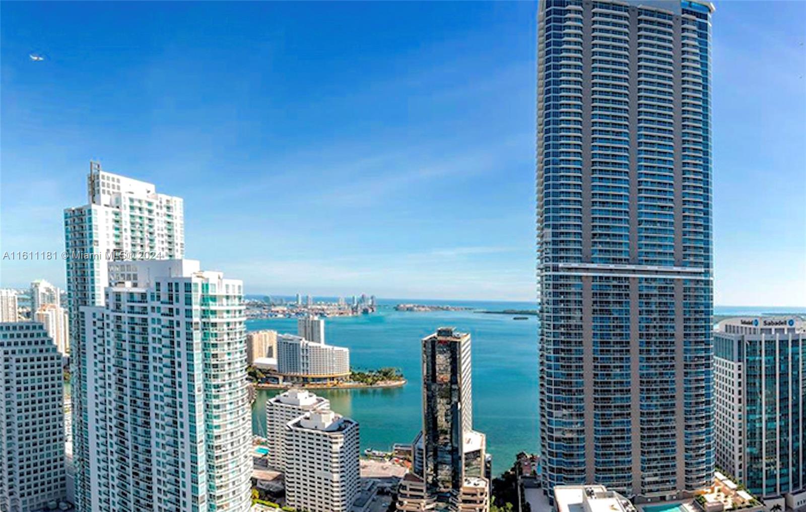 In the heart of Brickell, this 2bd plus large DEN with 3 full bathrooms and 2 parking spots is hard to find. This unit is ready to move in. Step into a spacious foyer from private
elevator and benefit from a large variety of first-class amenities: Gym, Aerobics Room, Kid’s Playroom, Squash Court, Basketball Court, Arcade Room, Indoor Pool & Social room,
Hammam (Spa), and the Roof Deck has the outdoor pool and jacuzzi. Benefit from its central location and proximity to the beach and restaurants and services.