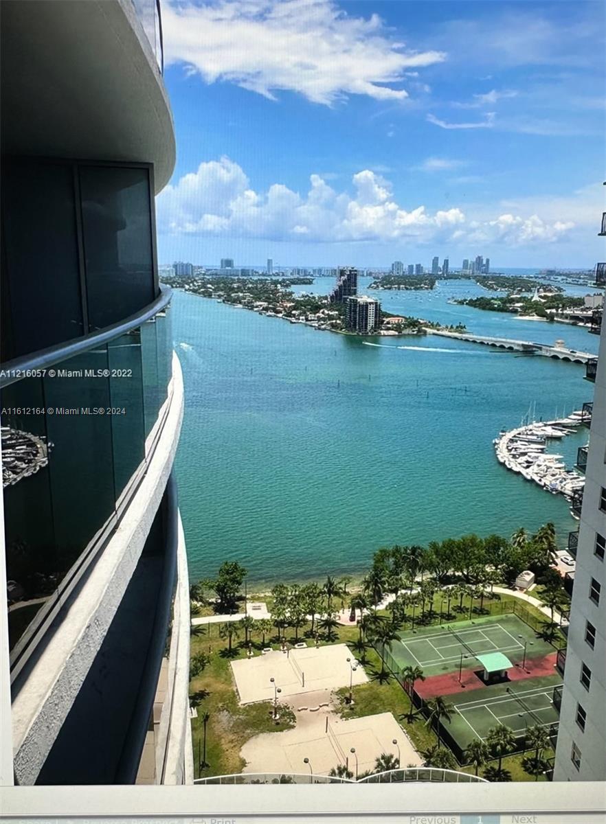 Enjoy a beautiful 1 bedroom plus 1 and 1/2 bath with amazing Miami Bay view with all the amenities pool,Gym,Sauna,Jacuzzi,Party salon ,Business Center,Valet Parking!Seller motivated rented until Dec 4,2024