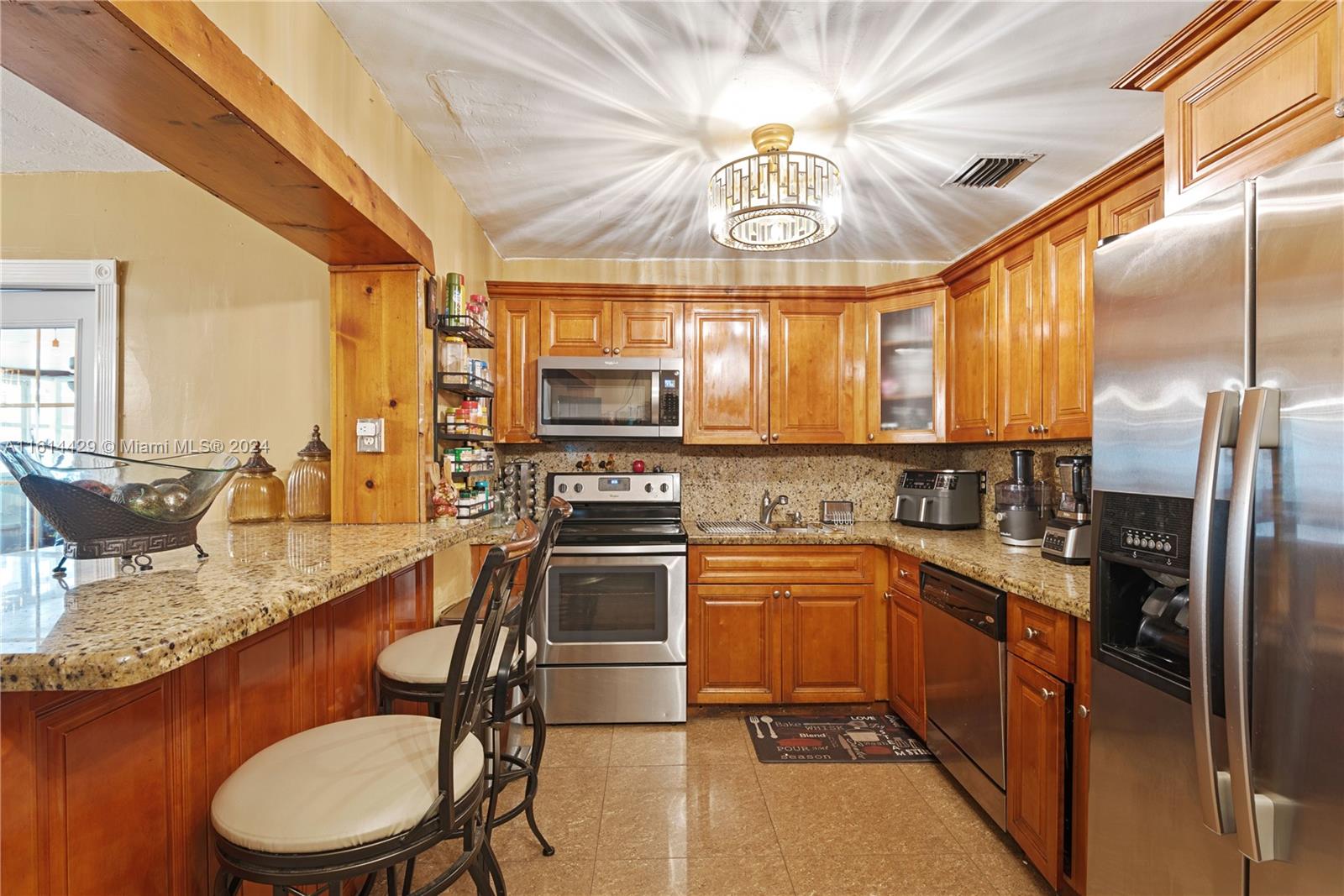 Listing Photo 12