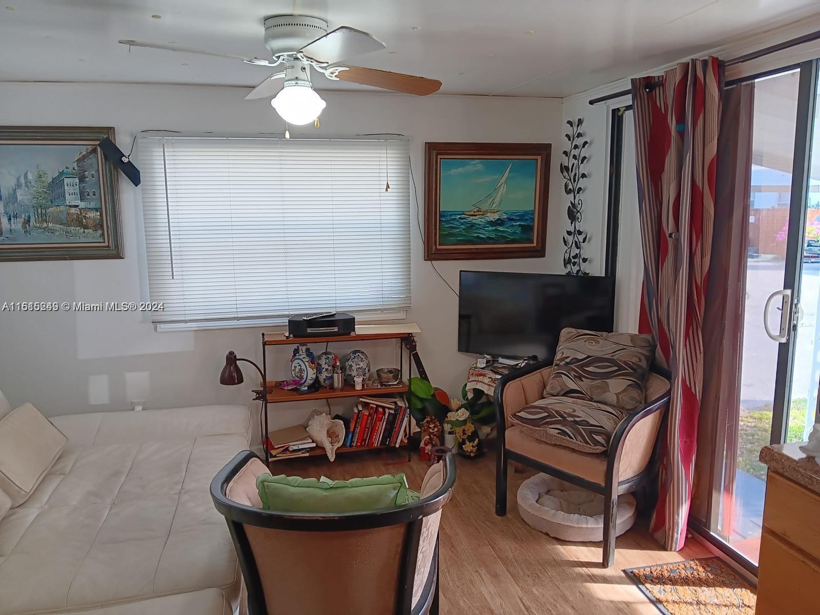 358 N Maple St, Hallandale Beach, Florida image 2