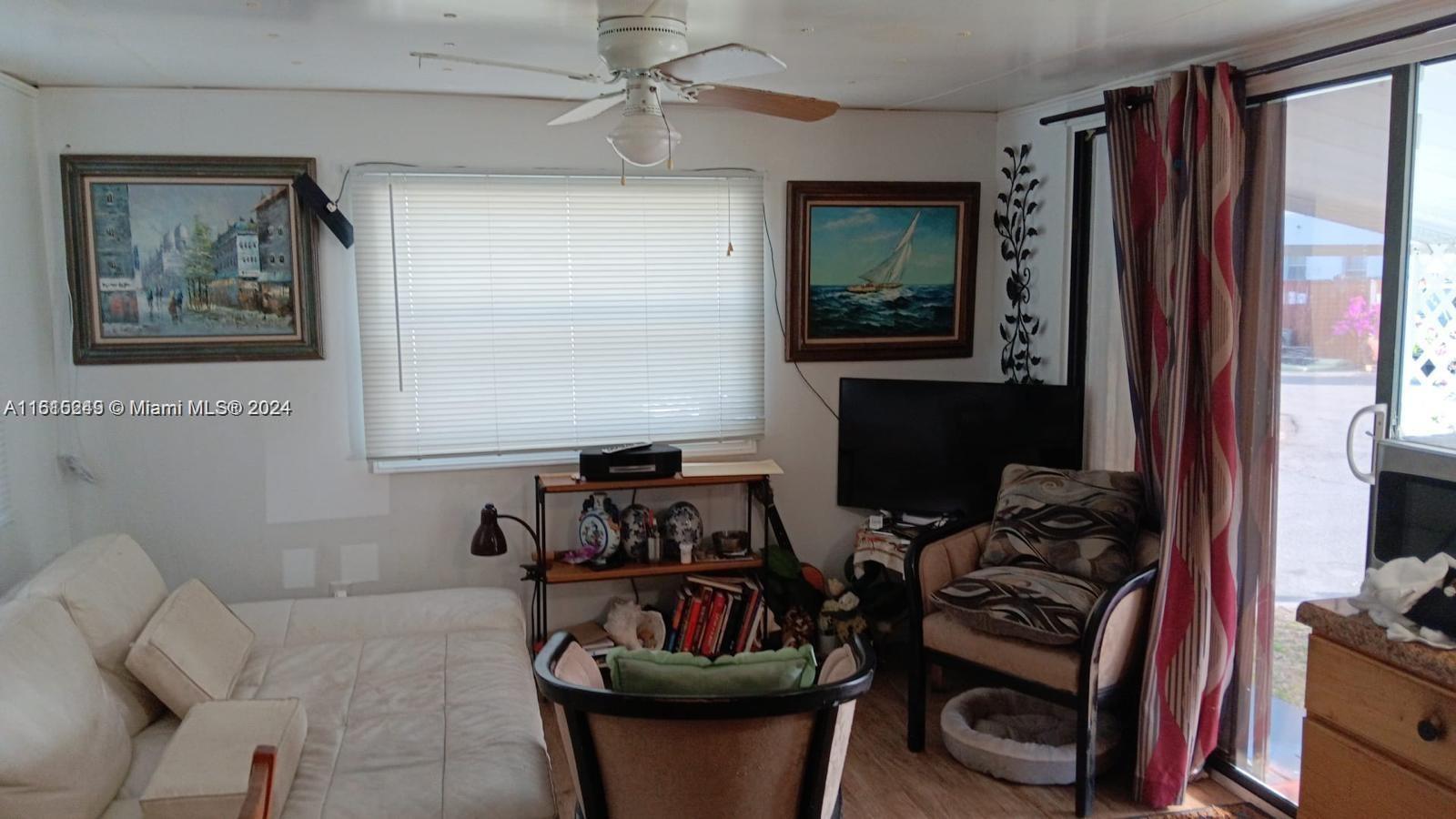 358 N Maple St, Hallandale Beach, Florida image 5