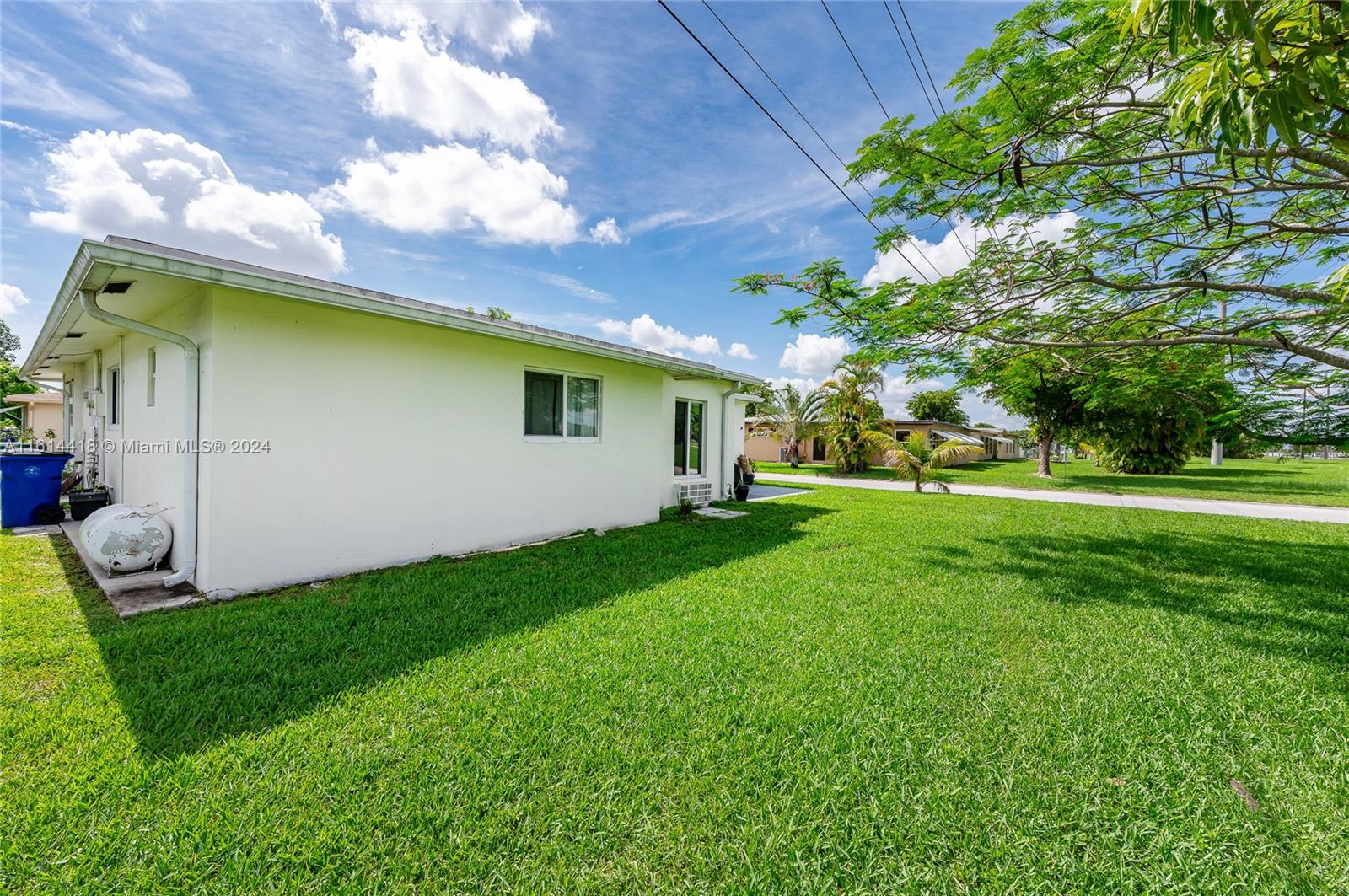 1700 NW 70th Ln, Margate, Florida image 4