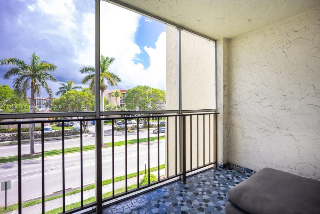 2000 Atlantic Shores Blvd #304, Hallandale Beach, Florida image 42