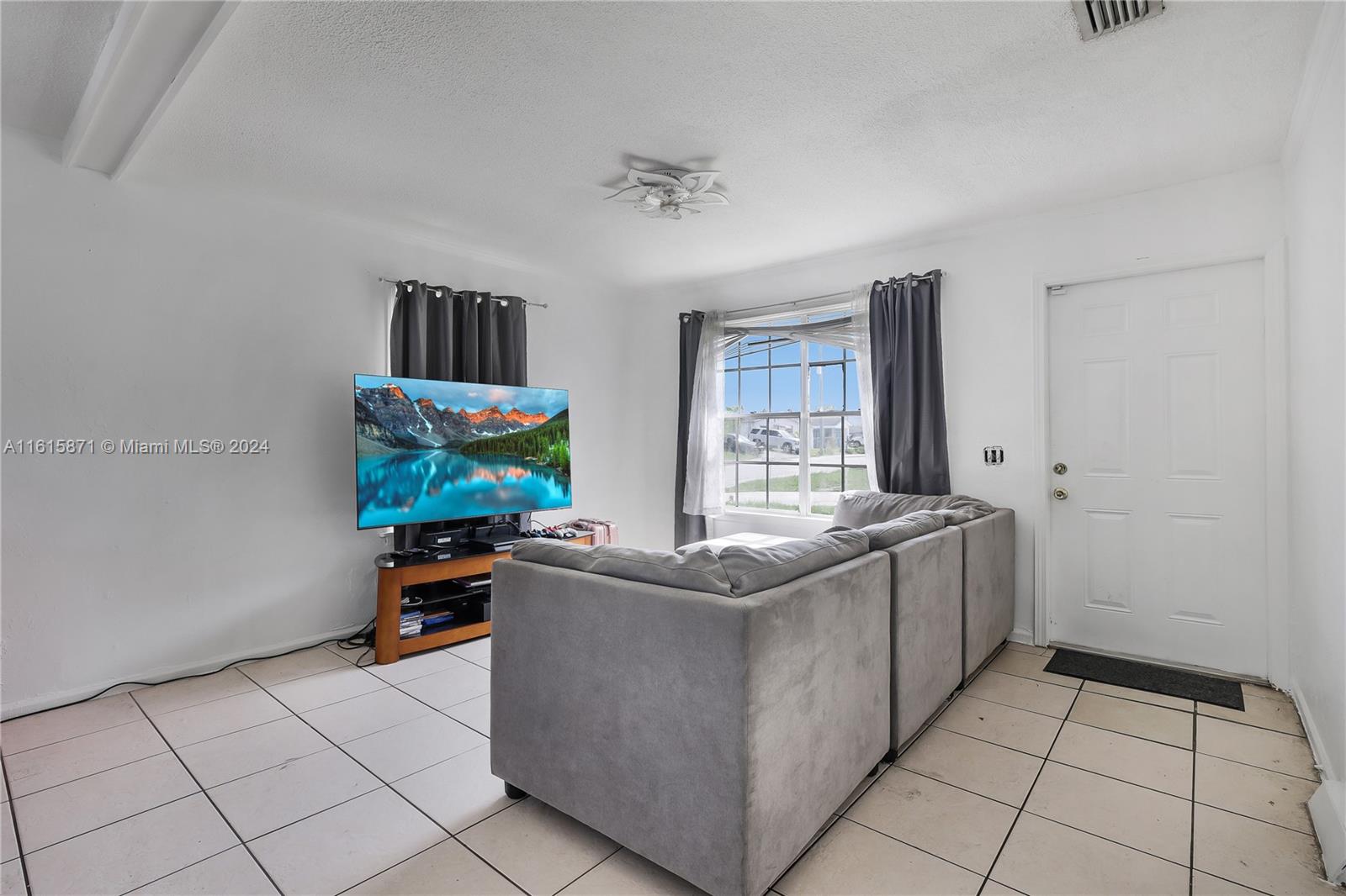 1448 W 32nd St, Riviera Beach, Florida image 7