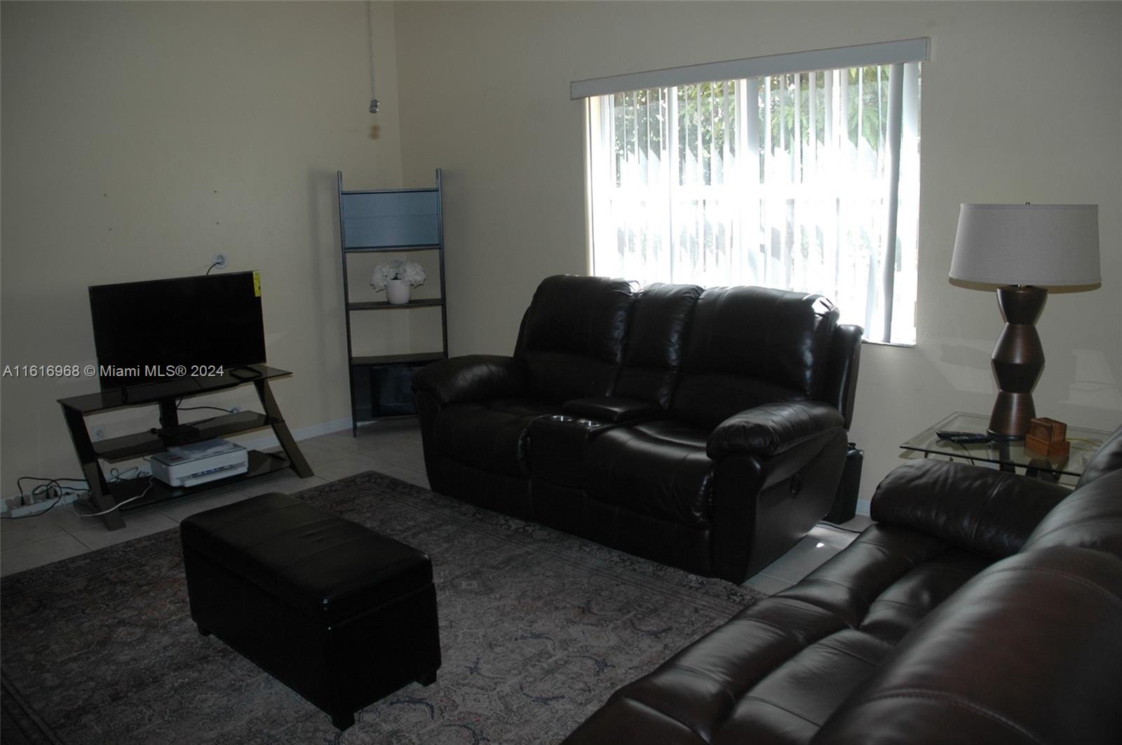 Listing Photo 10
