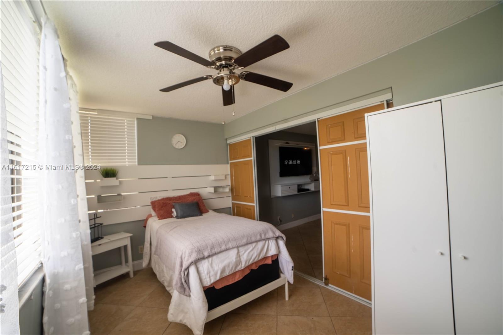 8040 Hampton Blvd #305, North Lauderdale, Florida image 26