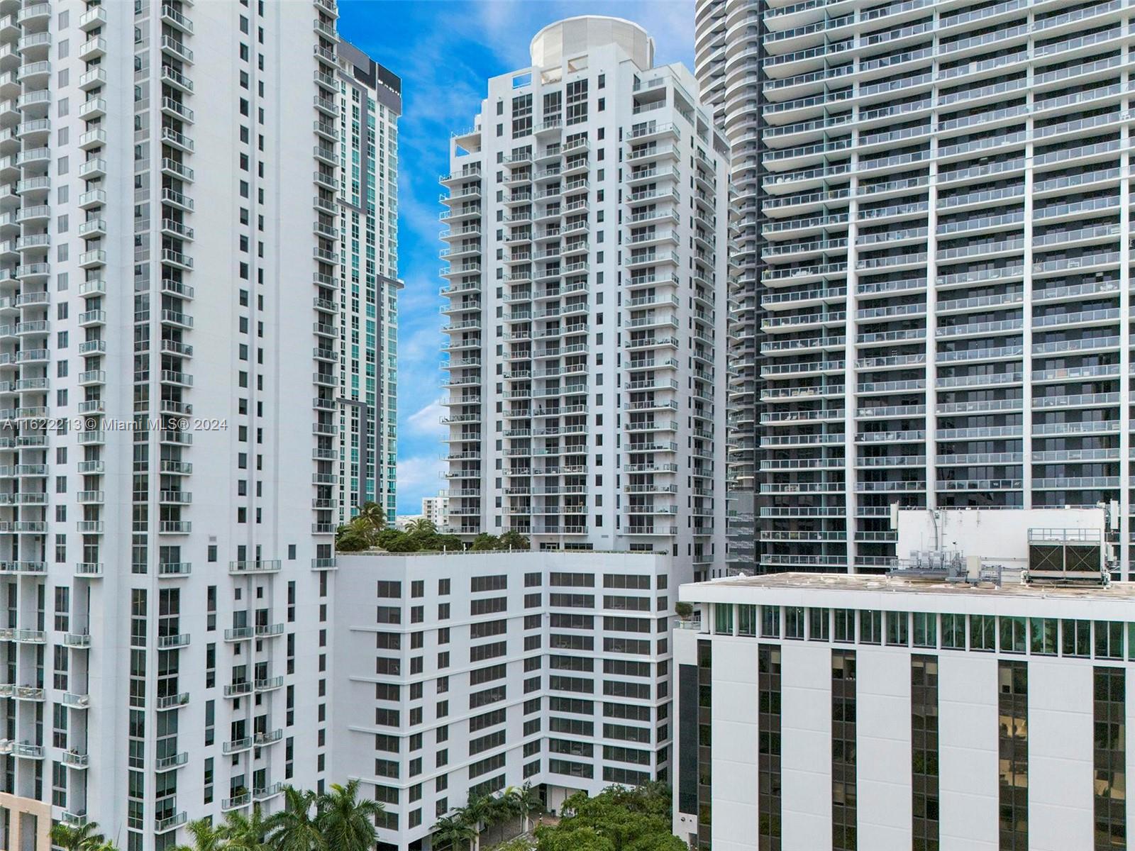 Gorgeous large studio in Brickell on the 24th floor providing a beautiful view of Brickell skyline & sunrises, while the balcony showcases Brickell lights at night. The kitchen is equipped with Italian-style custom-designed cabinetry with granite countertops & backsplashes. Amenities: sundeck with temperature-controlled swimming pool & whirlpool; fitness center with yoga room, steam rooms, & treatment rooms; party room; billiards room; & virtual golf room. The tower provides 24-hour valet parking. It is located in the heart of Brickell Village, minutes away from the beaches, Key Biscayne, Coconut Grove, & Coral Gables.