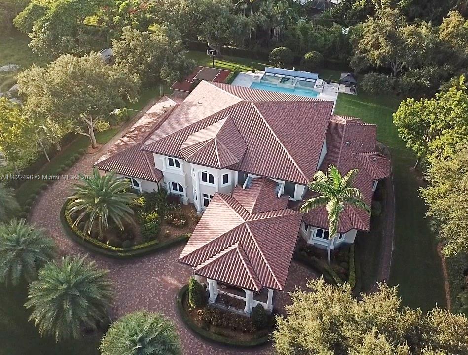 Beautiful Mediterranean style mansion located in the heart of Pinecrest. 6 bed/6.5 bath, 3-car garage, pool, and basketball court. Close to Target, Whole Foods, CVS, many restaurants, shopping centers, highways, and great schools. Comes furnished. Required monthly maintenance fee is ~$700-800 to cover landscaping and pool maintenance. Current tenant moves out on July 31st.