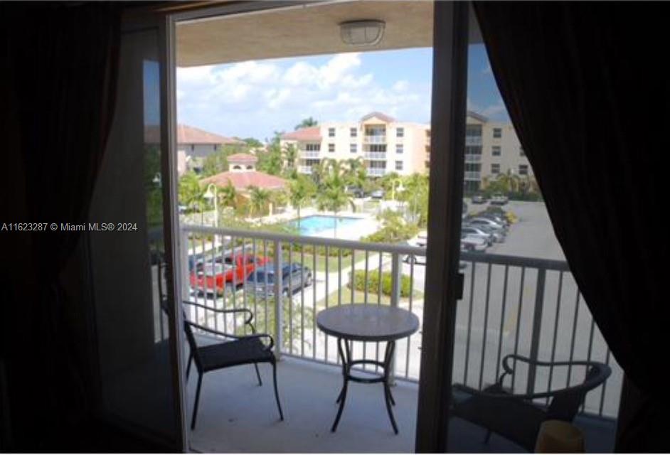 509 E Sheridan St #303, Dania Beach, Florida image 6