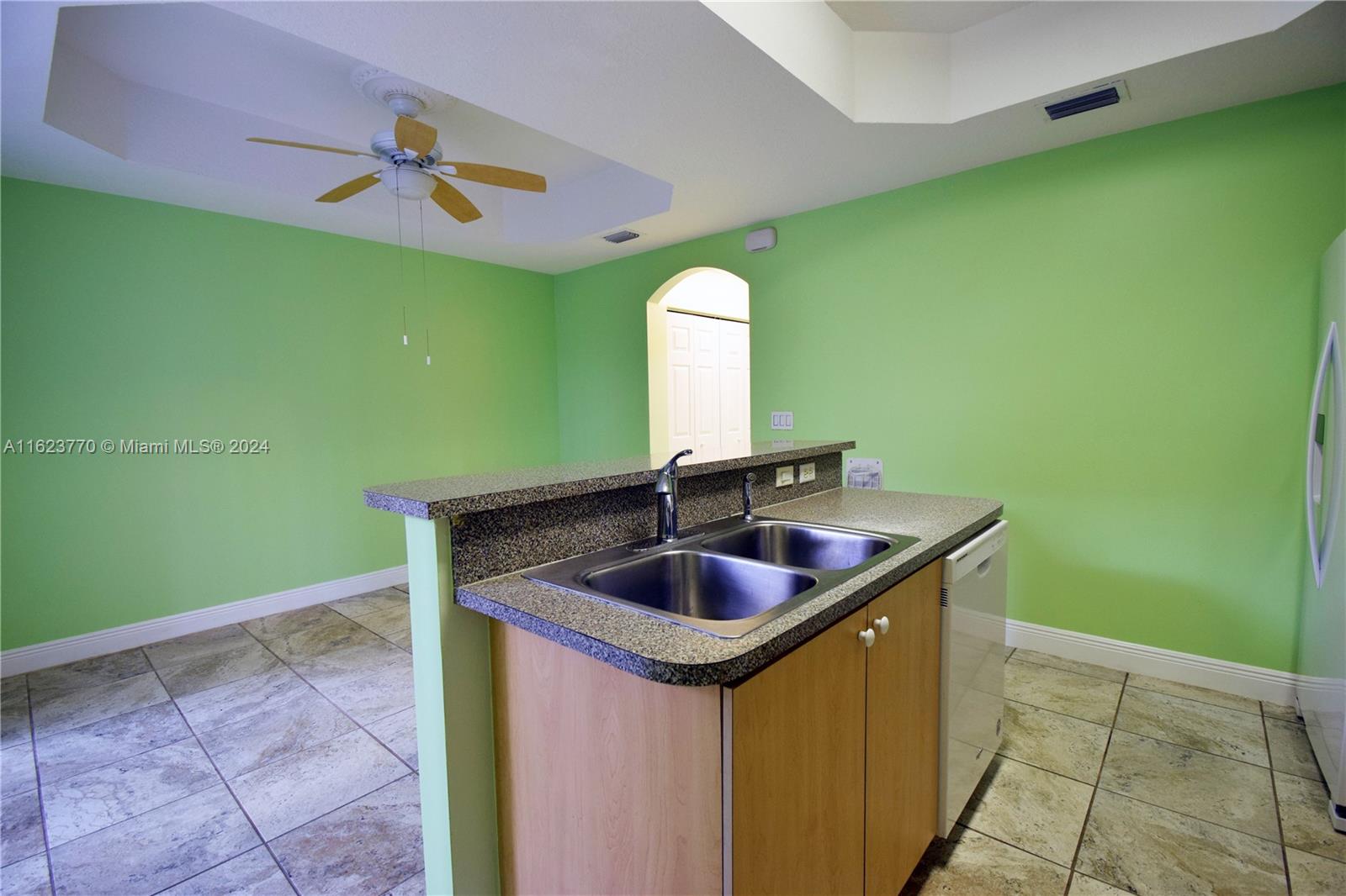 4975 N Tradewinds Ter #601, Dania Beach, Florida image 11