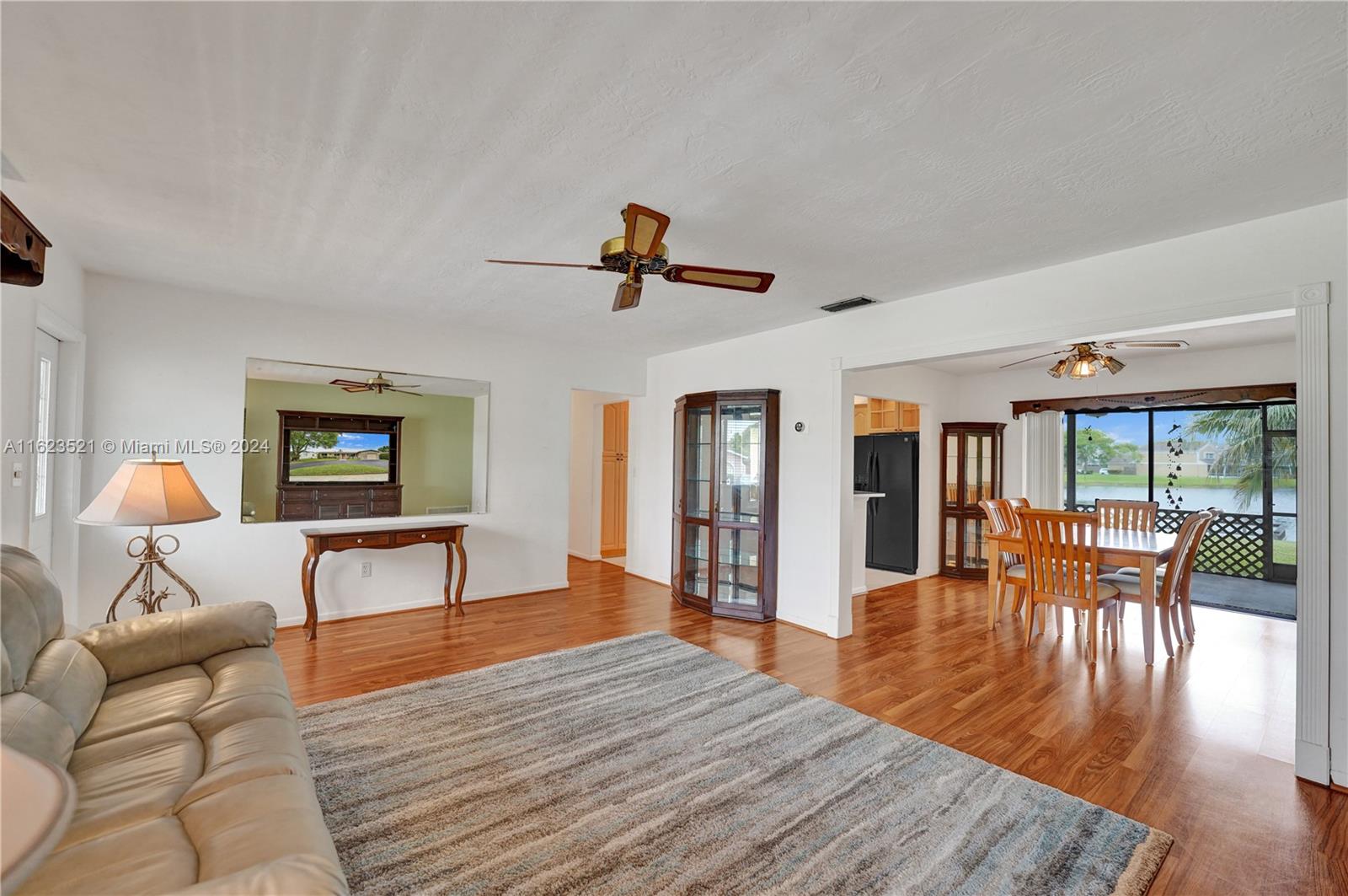 Listing Photo 10