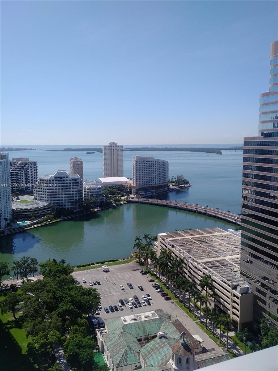 Amazing Bay Views from this spacious 1 Bed / 1 Bath + Den Unfurnished Residence on the 32nd floor of 500 BRICKELL Available For Rent. Tenant occupied until Sep 01, 2024 - 24-48 hrs prior notice for showings during the week. Proof of funds/income/Job, picture ID, recent credit score and current job and home information must be attached to the offer. Pet friendly - Open to offers! Realtors: Please see Broker remarks.