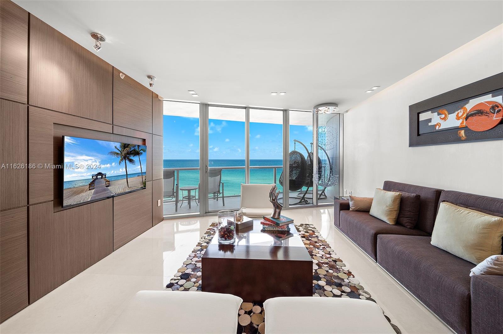 Apartamento à Venda em Sunny Isles Beach, FL