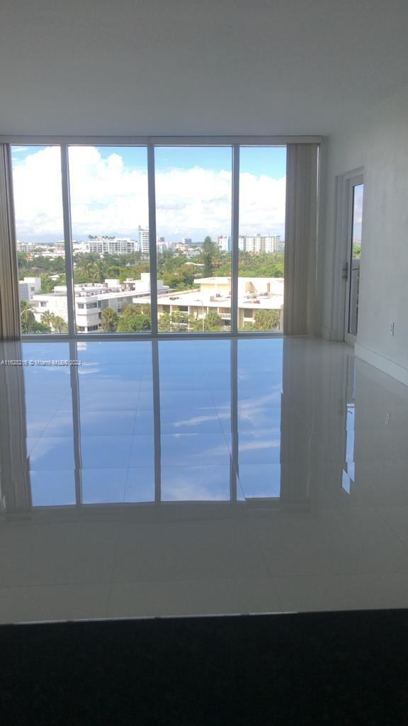 Beautiful one bedroom , one full bath and one 1/2 bath . Washer and dryer inside the apartment ceramic floors , 
vertical blinds, amazing amenities , gym, pool, beach service : 2 pool lounges and one umbrella per apartment, resturant and little market in building. Cinema , party room. Best of Bal harbour