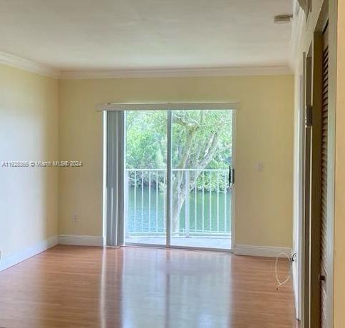 Great Opportunity to rent beautiful apartment with community elevator in Saga Bay Gardens, 1 Bedroom with full bath, tile throughout, nice lake view, close to shopping center, schools, Black Point Marina.