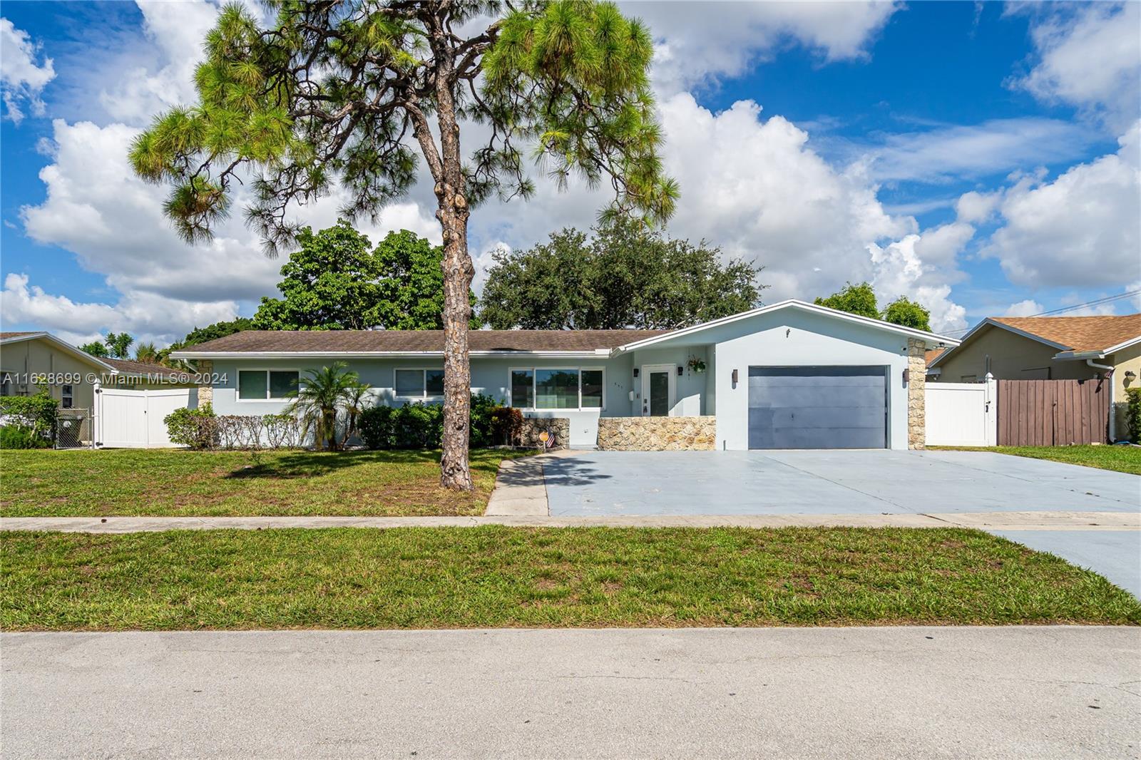 551 NW 42nd Ave, Coconut Creek, Florida image 1