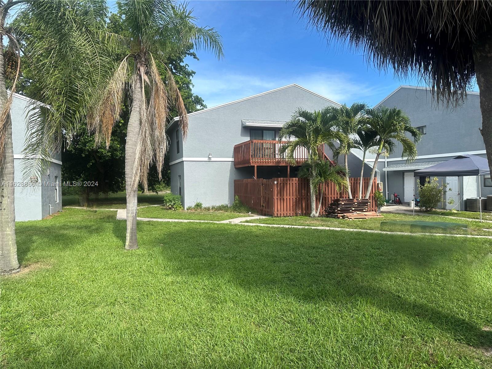 22 Crossings Cir #E, Boynton Beach, Florida image 2