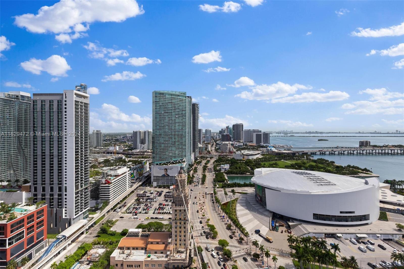 Step into luxury with this exquisite studio hotel/condo unit nestled in the bustling heart of downtown Miami. This unit features a fully-equipped kitchen with modern appliances and chic modern furnishings. Rest easy on the plush king-size bed or utilize the pull-out couch for additional guests. Expansive east-facing windows offer stunning views of Miami Beach and Biscayne Bay.

Indulge in the lavish amenities of this condominium, including a wrap-around pool, a state-of-the-art two-story gym, convenient valet parking, and more.

The unbeatable location provides easy access to Kaseya Center, Bayside Marketplace, major roadways, Port of Miami, public parks, and public transportation.